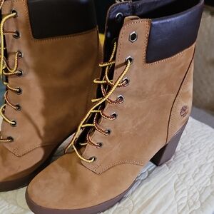 Timberland Women’s Wheat and Dark Brown Lace-Up Heeled Boot